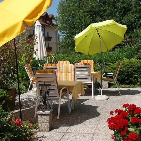 Agnes St. Kanzian am Klopeiner See